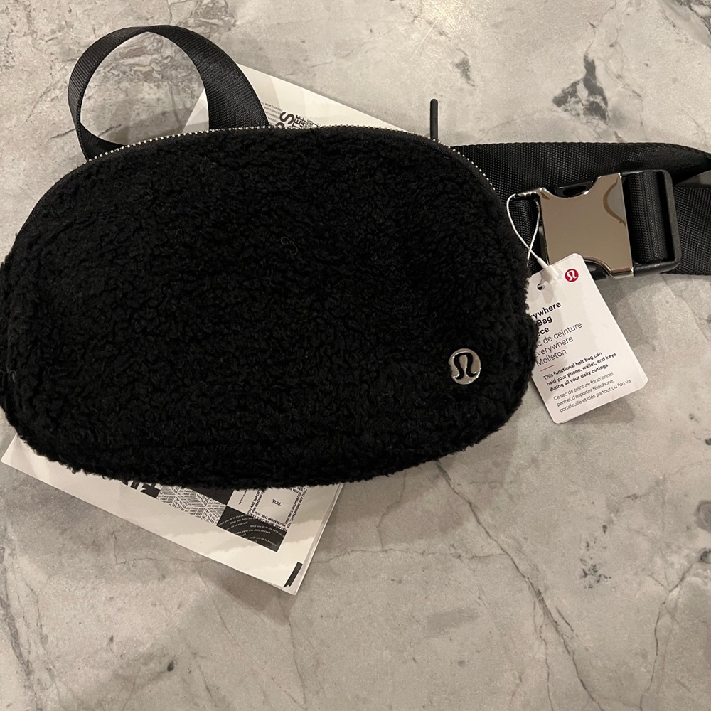 Lululemon where everywhere bag, black fleece